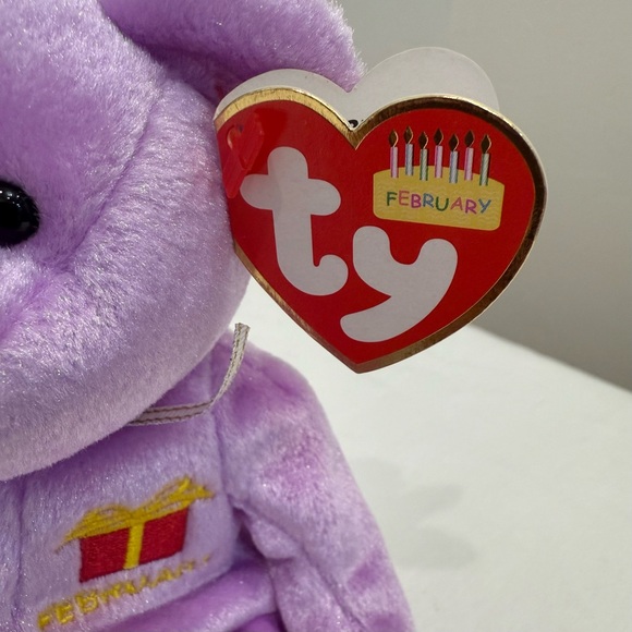 ❤️ TY “February” Birthday Bear — Tags + Display Case! ❤️ - Picture 3 of 5